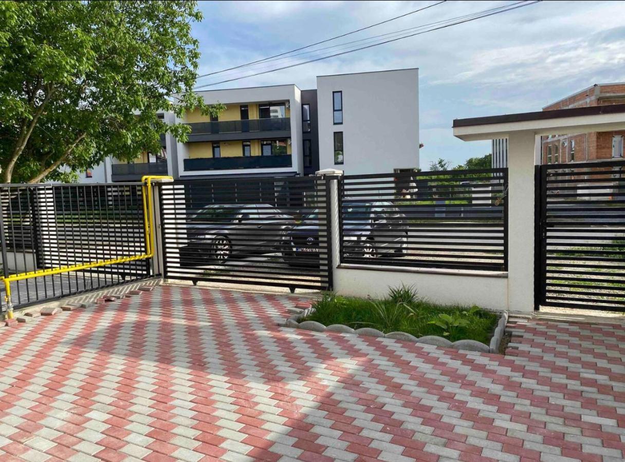 Cozy Apartament With 2Rooms Timisoara Bagian luar foto